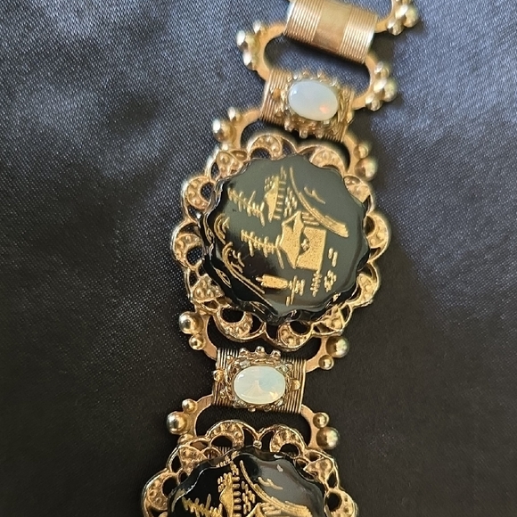 Elegant Gold and Black Women's Bracelet - Picture 2 of 9